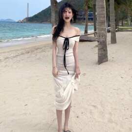 法式白色一字肩连衣裙女夏季生日穿搭性感纯欲气质修身包臀长裙子