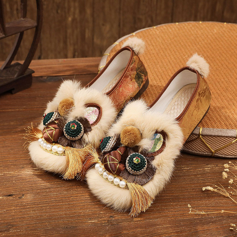 2025新款成人手工虎头鞋软底民族风绣花鞋新中式舒适平底民俗鞋女