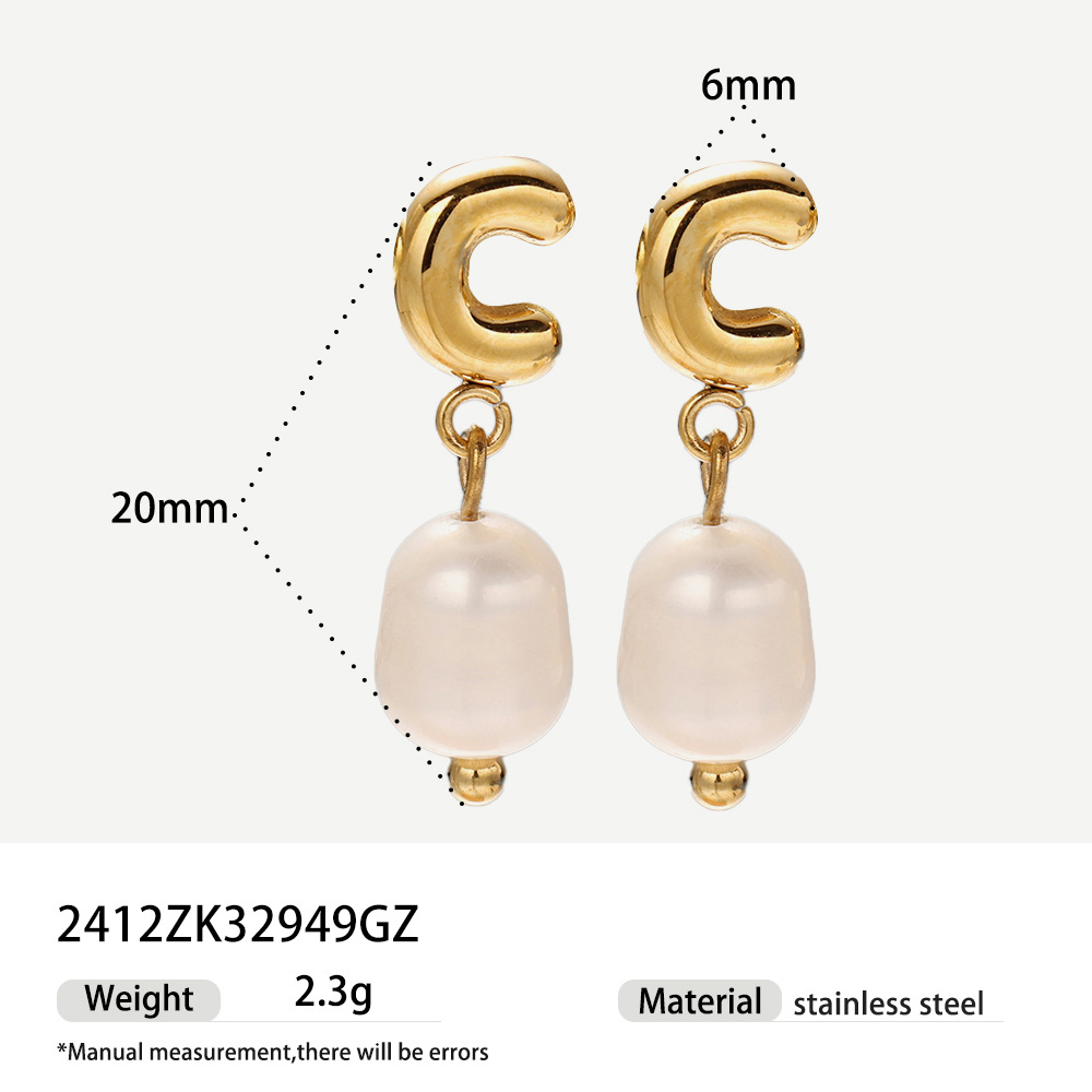 Alta europa y americana de acero inoxidable pendientes de perlas de alta calidad nicho simple joyería de acero de titanio letras pendientes de oro y plata mujeres