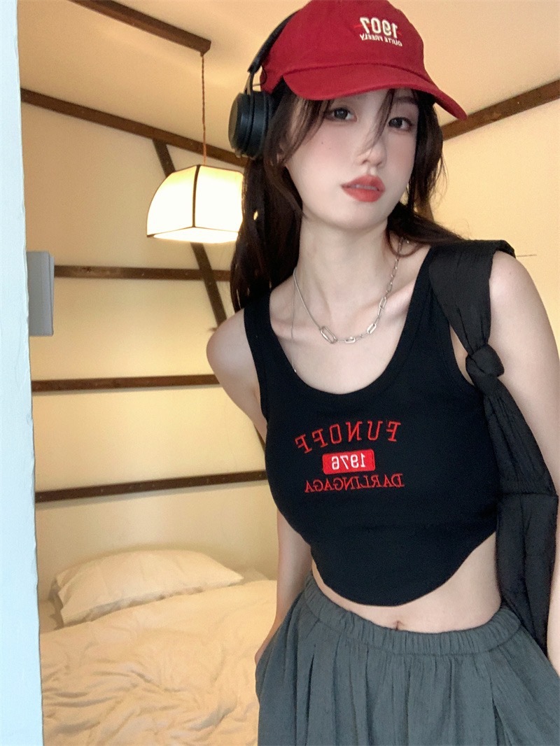 1976 chaleco deportivo bordado con almohadilla en el pecho desgaste exterior de las mujeres Delgado bottoming correa corta chica caliente todo-fósforo superior verano