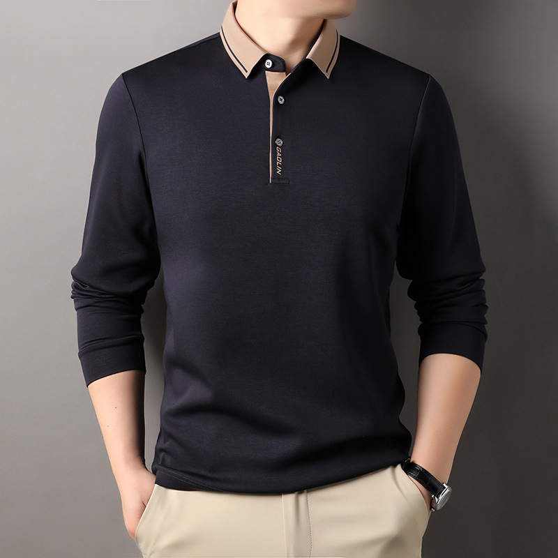 绢糸の長袖tシャツの男性はカジュアルな紳士服をめくってゆったりしています。|undefined