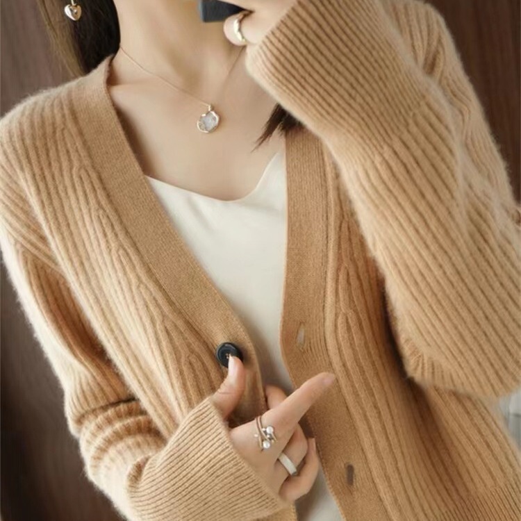 2025 Korean Cardigan Autumn and Winter V Neck Loose Pure Color Knitwear Women's Jacket Short-Sleeved Knitwear Top Casual and Versatile 2025 Korean Cardigan Autumn and Winter V Neck Loose Pure Color Knitwear Women's Jacket Short-Sleeved Knitwear Top Casual and Versatile