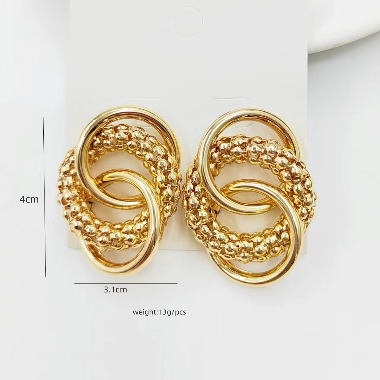 Pendientes retro de metal europeo y americano estilo frío diseño hueco redondo de lujo ligero creativo Pendientes de temperamento coreano