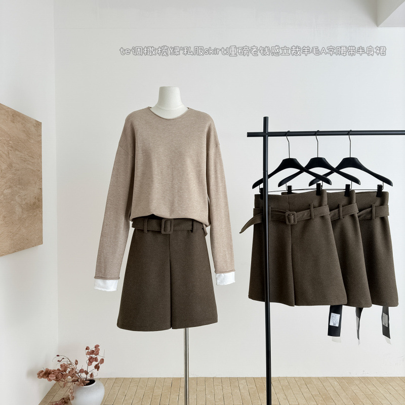 区区欧阳te调橄榄绿'私服skirt!重磅老钱感立裁羊毛A字腰带半身裙