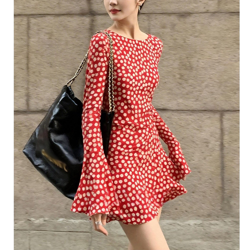 Outfits for the Beach: a Stunning Summer Look That Won'T Clash with Others, a Waist-Cinching Red Polka Dot Print Dress with Bell Sleeves for Women Outfits for the Beach: a Stunning Summer Look That Won'T Clash with Others, a Waist-Cinching Red Polka Dot Print Dress with Bell Sleeves for Women
