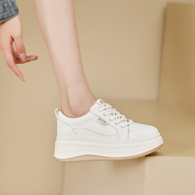厚底小白鞋女2025年秋冬新款黑白休闲板鞋百搭时尚增高加绒松糕鞋