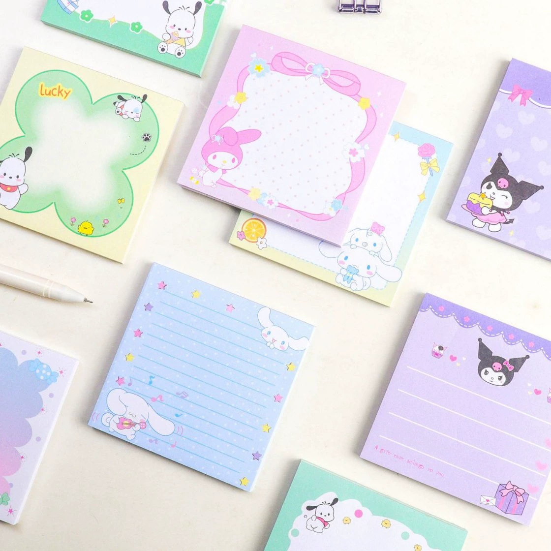 Блокнот-мем (Sanrio) 2095 Kuromi дизайн — 9×9 см, легкие заметки на липком листе с несколькими обложками