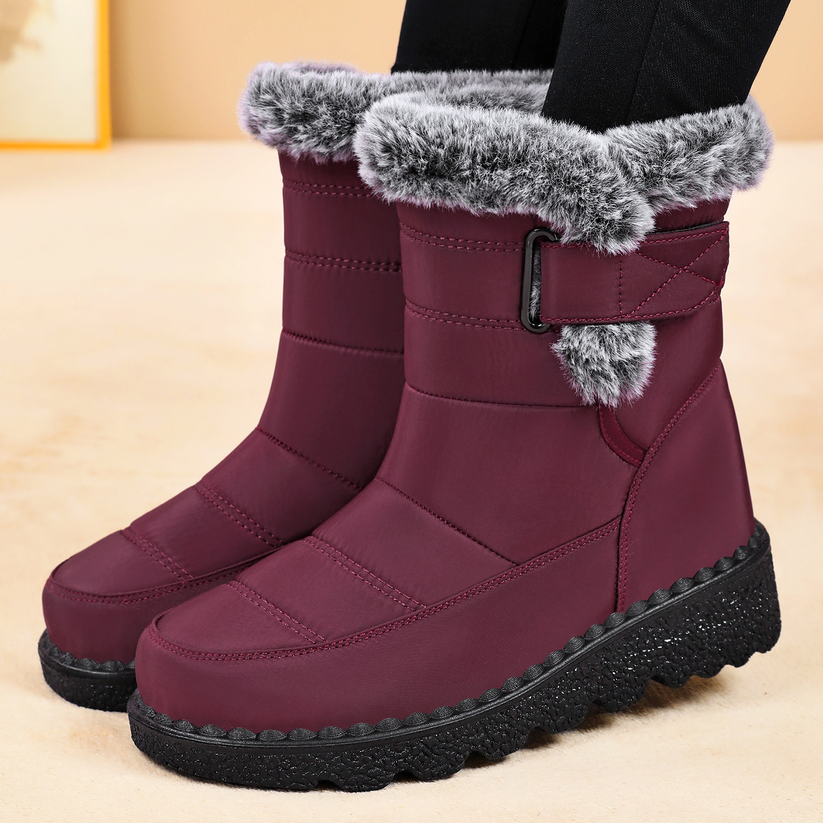 Botas de nieve de invierno para mujeres nuevas zapatos de algodón de alta resistencia al frío de gran tamaño de comercio exterior y terciopelo grueso calentamiento al por mayor zapatos de algodón de ancianos