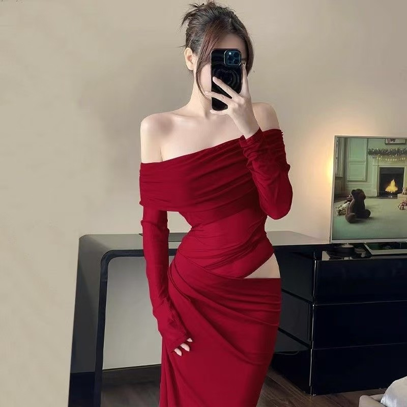 Qadın üçün açıq çiyinli uzun bodycon paltar