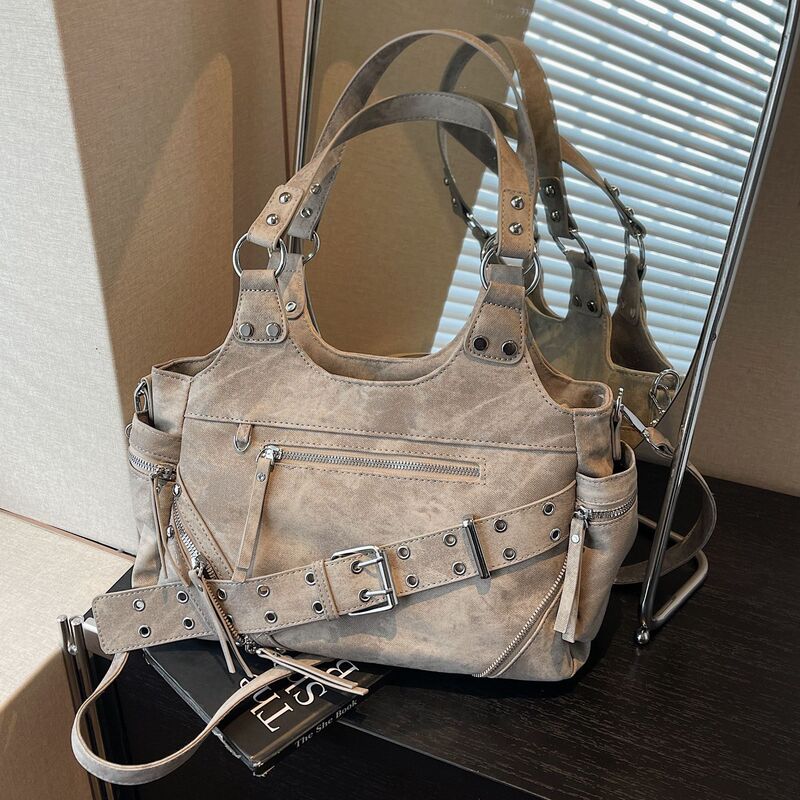 Sweet Cool Sexy Style Underarm Small Bag for Women 2025 New Motorcycle Style Dumpling Bag Autumn and Winter Retro Single Shoulder Crossbody Bag Sweet Cool Sexy Style Underarm Small Bag for Women 2025 New Motorcycle Style Dumpling Bag Autumn and Winter Retro Single Shoulder Crossbody Bag