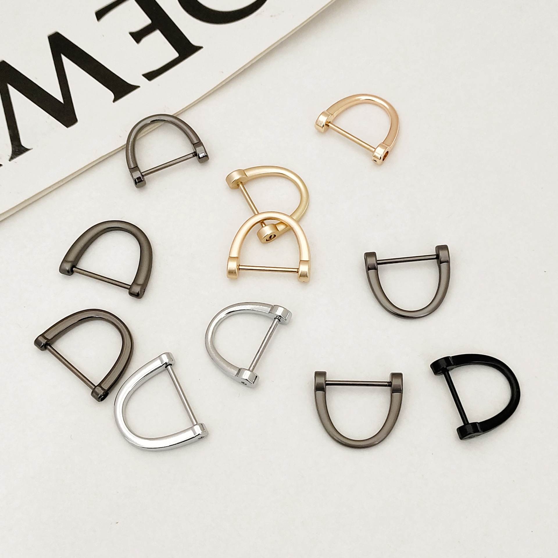 厂家直销锌合金马蹄扣汽车钥匙扣挂件电镀半圆D型扣五金箱包配饰