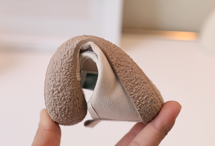 Koreansk barncanvas 2023 vår och höst nya pojkar Casual Baotou flickor mjuk sula Anti-halk babyskor_voghion.com