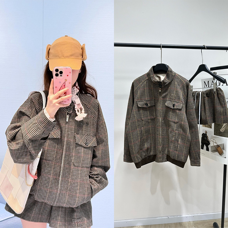 2026 Early Spring Brown Houndstooth Double-Pocket Letter Logo Zip-Up Jacket Tweed Puffy Short Skirt Women's Top 2026 Early Spring Brown Houndstooth Double-Pocket Letter Logo Zip-Up Jacket Tweed Puffy Short Skirt Women's Top