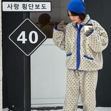 ƴɫ���c�n��r��Ů�b�Ҿӷ����b������ů���m���⴩˯�ɼ���