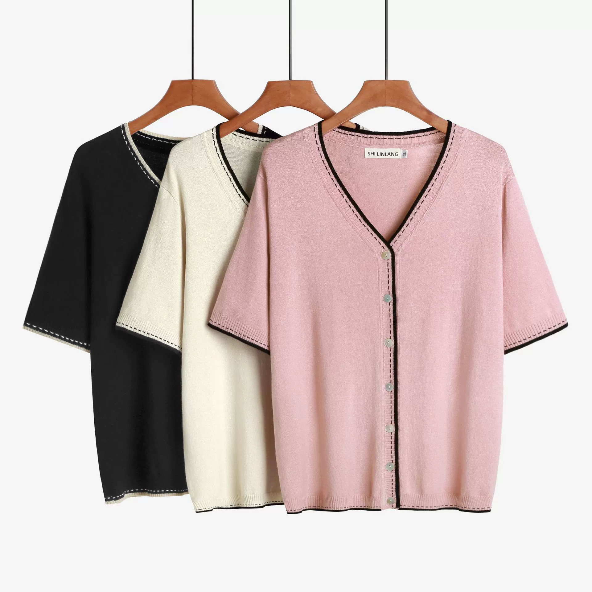 Новинка 2025, летний стиль, тонкие модные женские топы в британском стиле с v-образным вырезом, повседневная универсальная трикотажная футболка из ледяного шелка с короткими рукавами