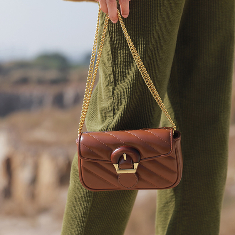 Chanel estilo ligero bolso de hombro de lujo 2023 nuevo nicho bordado hilo cadena bolsa de alta calidad mini bolsa de mensajero pequeña bolsa