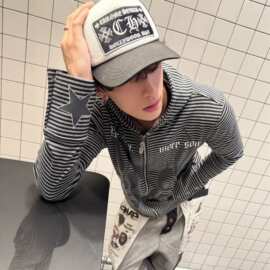 现货26AW*小众图腾哥特音符*轻亚感条纹拉链正肩修身连帽开衫外套