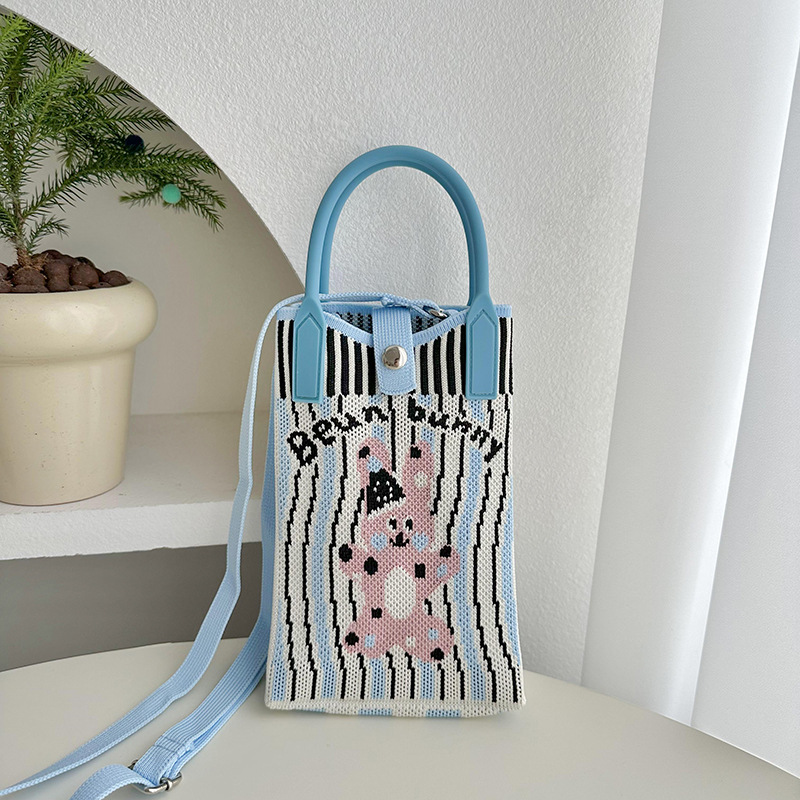 Conejo a rayas azules