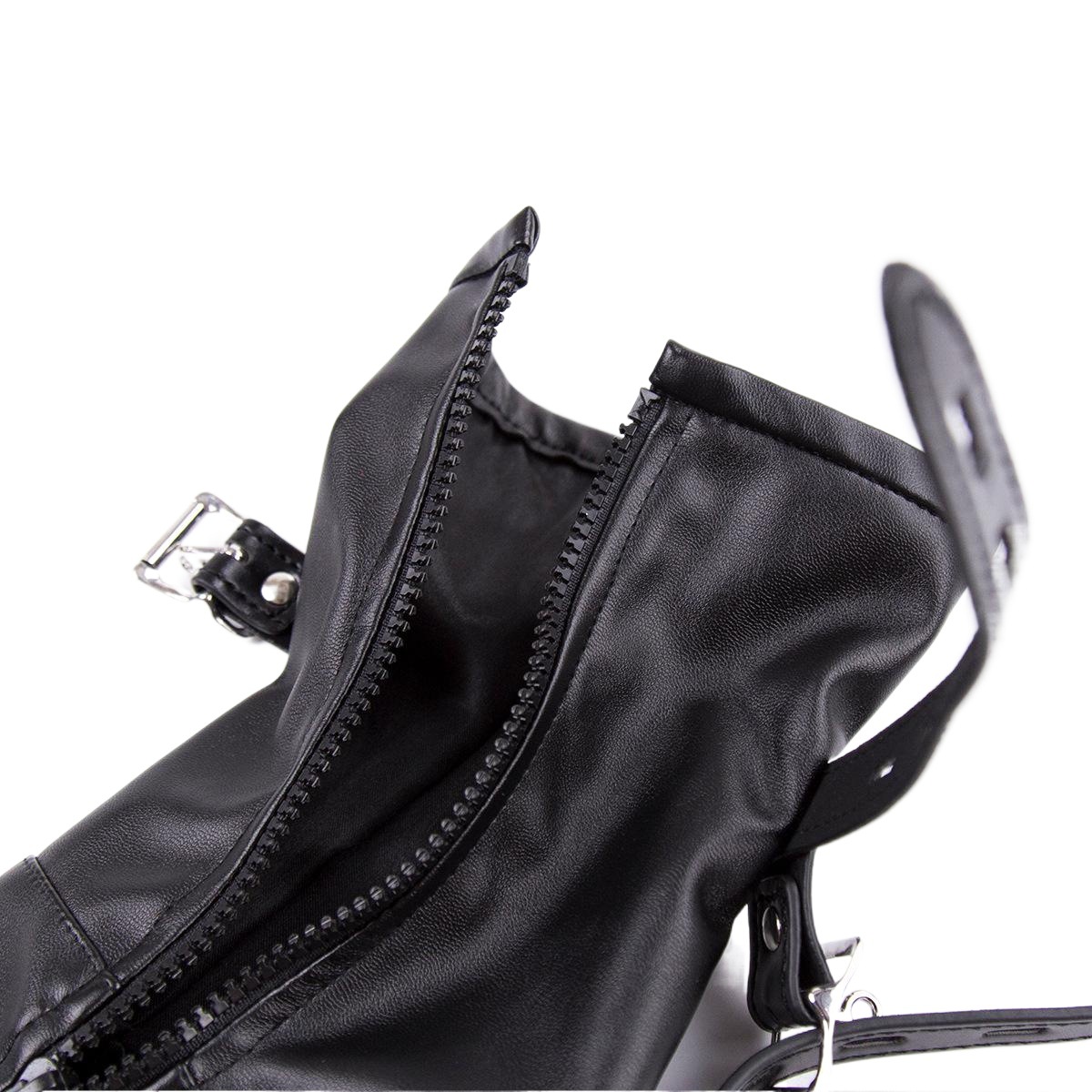 Productos de novedad para adultos, bolsas de sujeción para pies, botas de cuero para atar las piernas, grilletes de juguete, calcetines de cuero, juguetes SM.