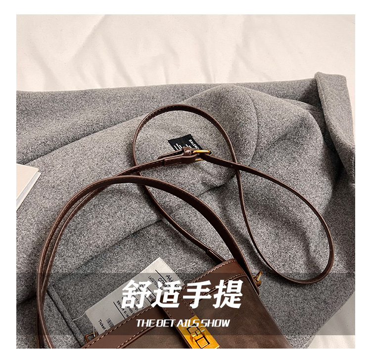 A retro color-blocking and textured hand-held bucket bag for women, a new 2024 trendy and fashionable small bag, a crossbody bag undefined