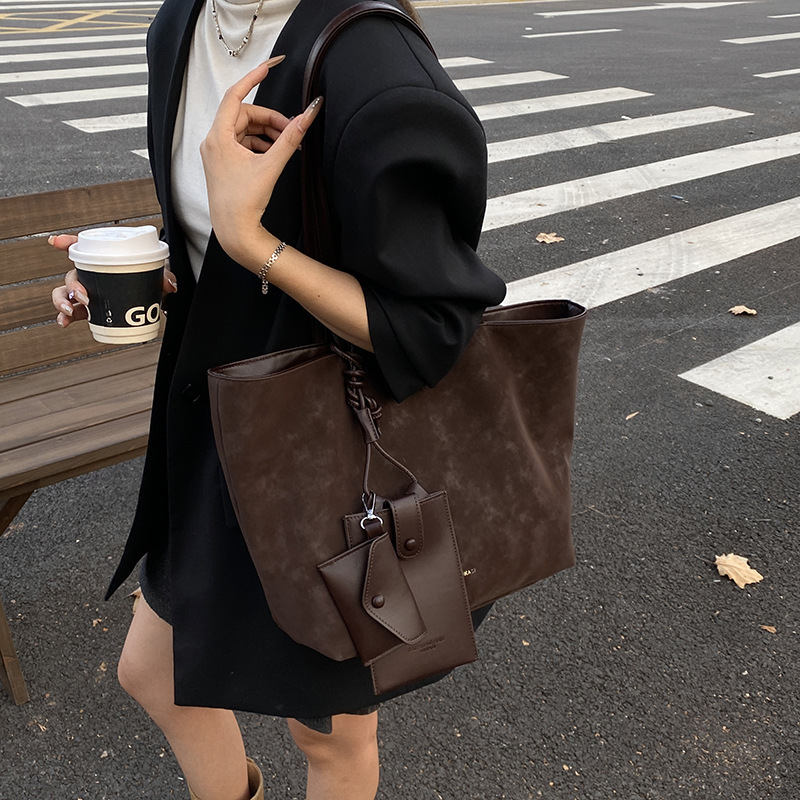 高级感软皮大容量托特包女2025新款秋季简约大包包休闲百搭单肩包|undefined