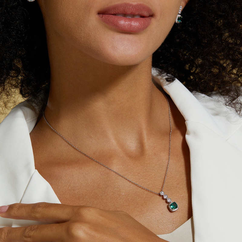 Sterling Silver White Gold Plated Silver Plated Elegant Retro Inlay Geometric Lab-grown Gemstone Zircon Pendant Necklace display picture 1