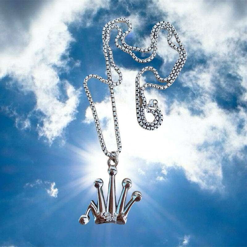 Stussy Classic Crown Necklace Metal Bent Crown Keychain Trendy Accessory Pendant