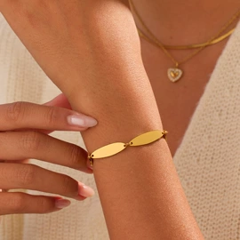 耳环;项链;手链