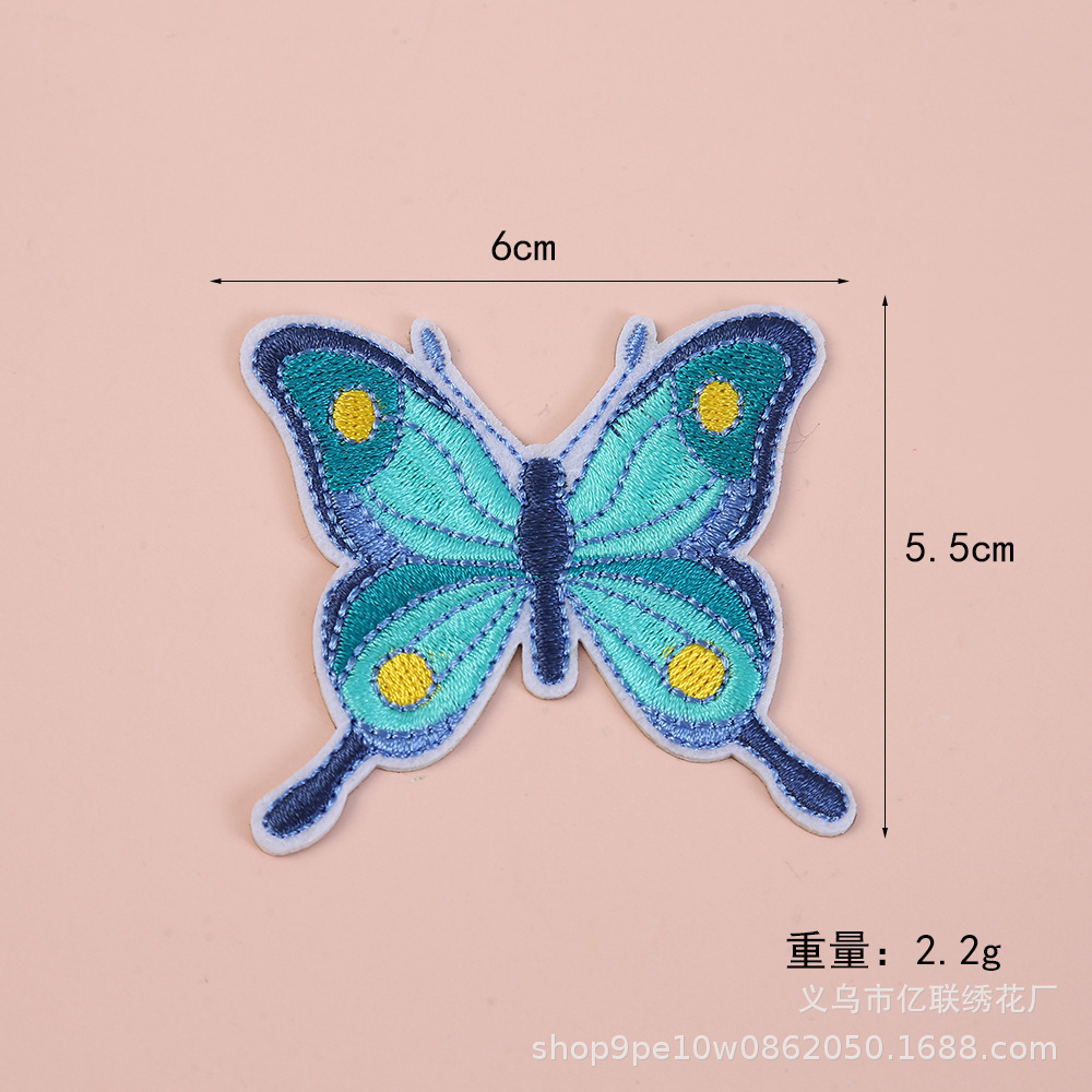 Fuente de fábrica colorida mariposa punto bordado adhesivo de tela autoadhesivo hermoso accesorios de ropa adorable adhesivo al por mayor