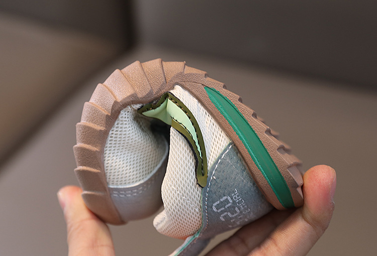 2023 Spring New Casual Mesh Breathable Boys Girls' Sports Lightweight Middle and Small Children's Running Shoes_voghion.com