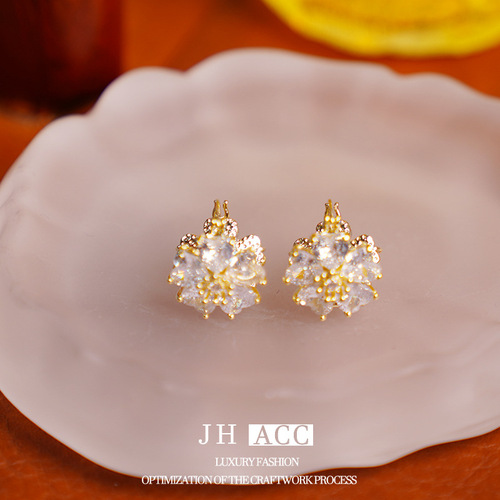 Elegant cat's eye stone double-sided floral ear clips with retro sweet and personalized zirconia, unique design earrings wholesale