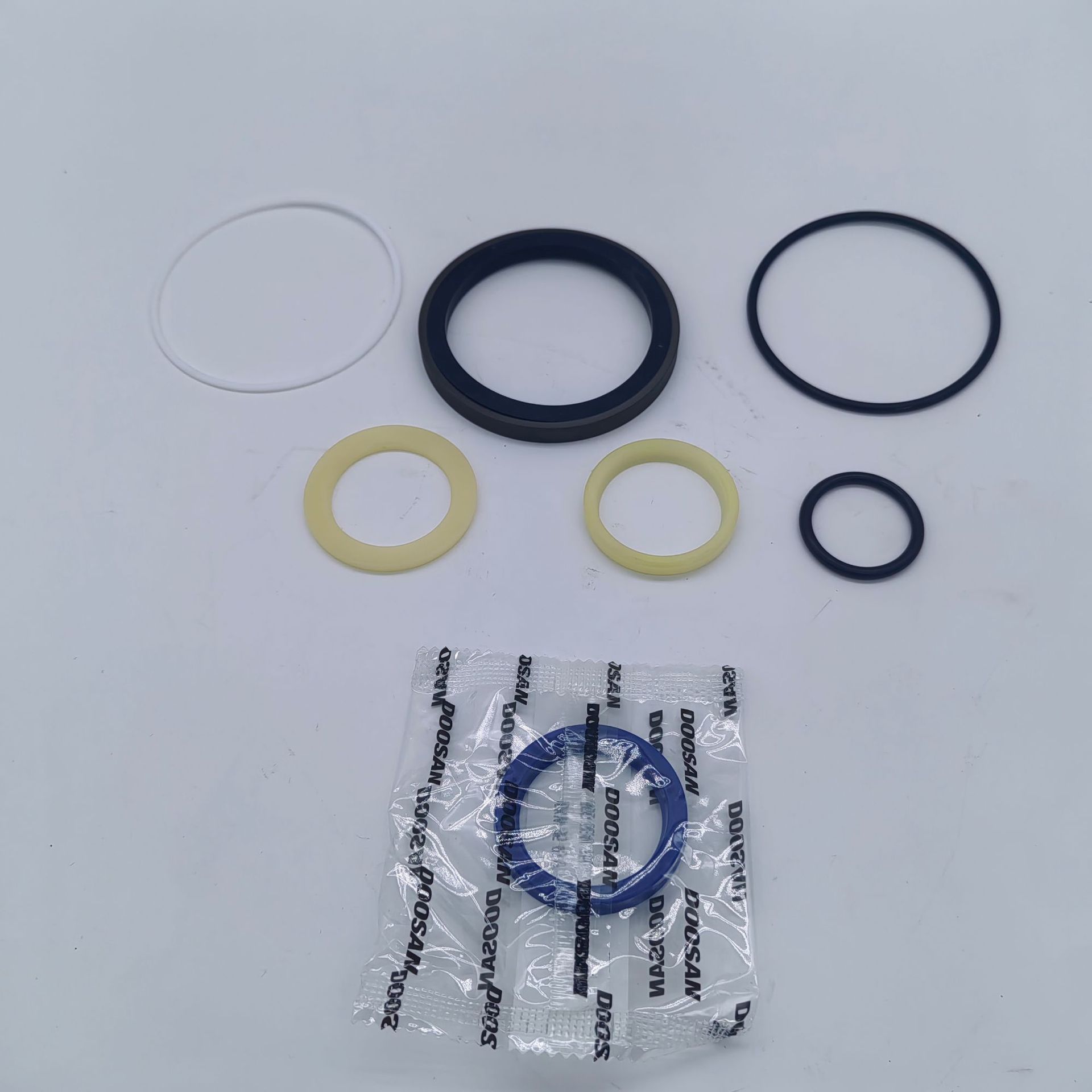 斗山大宇叉车倾斜油缸修理包 D20S5D25S5D30S5倾斜缸油封密封组件