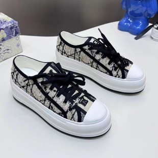 2025 Spring and Autumn New Thick-Soled Embroidered Canvas Shoes for Women, Versatile, Lightweight, Wear-Resistant, Campus Heightening Casual Sports Shoes for Women