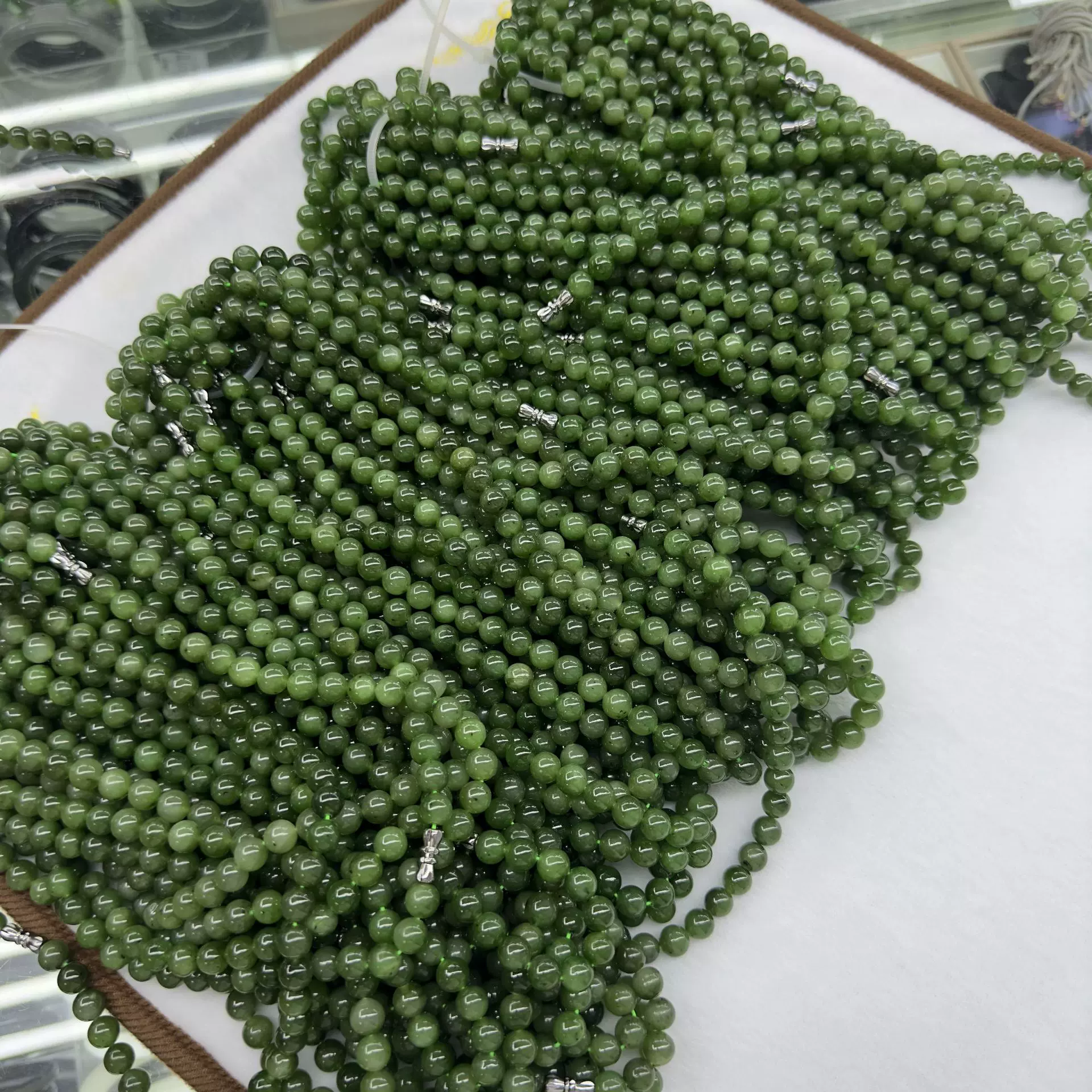 天然俄罗斯和田碧玉8mm项链妈妈链DIY手工碧玉配珠微黑点直播批发