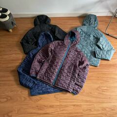高品質の国境を越えたバタパタの軽くて薄いバッグ入り暖かいカップル多用途屋外防寒防風綿服