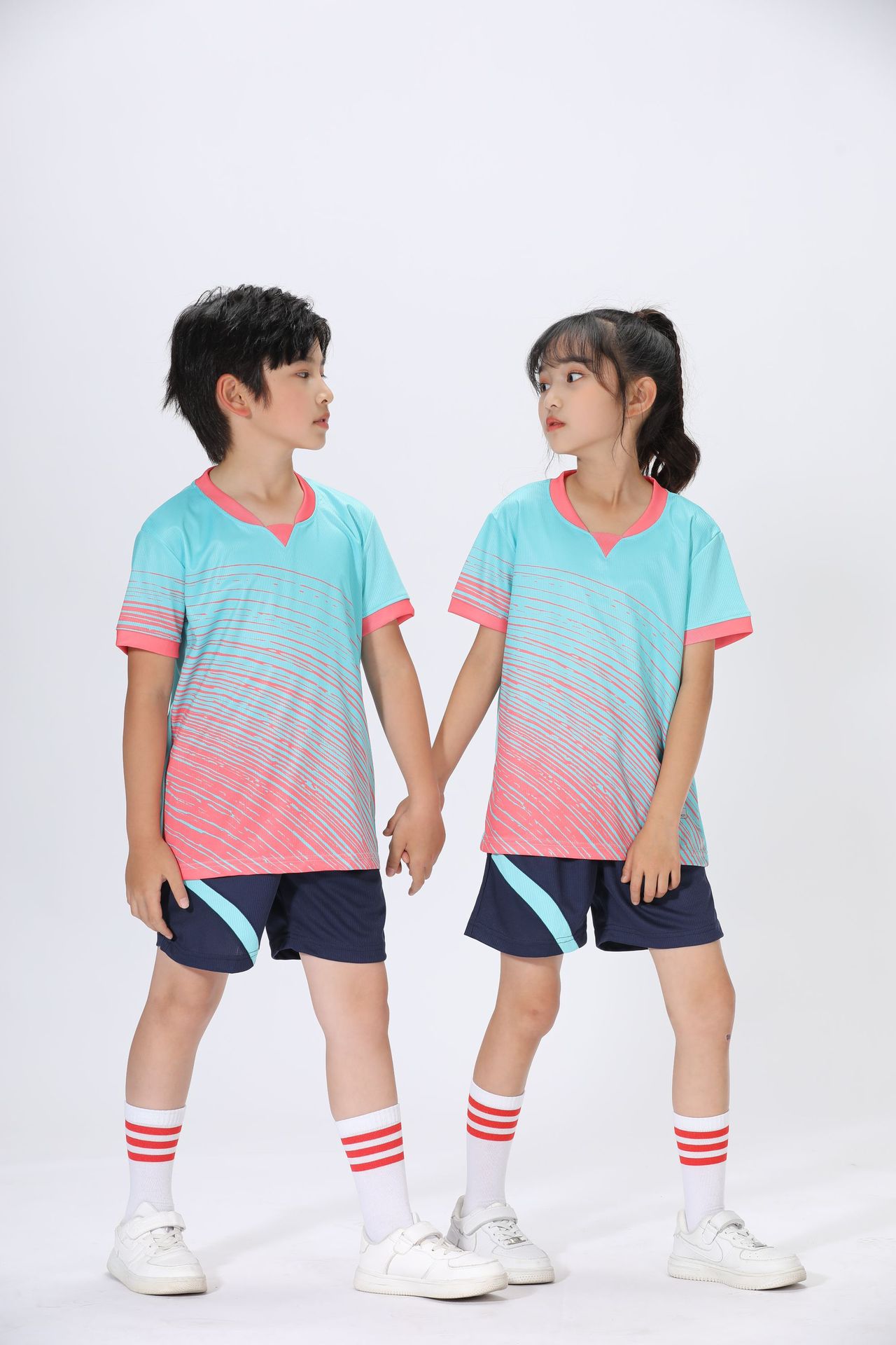 Abbigliamento sportivo da allenamento per bambini ad asciugatura rapida, sport da basket a maniche corte, set di pantaloni fitness, estivo_voghion.com