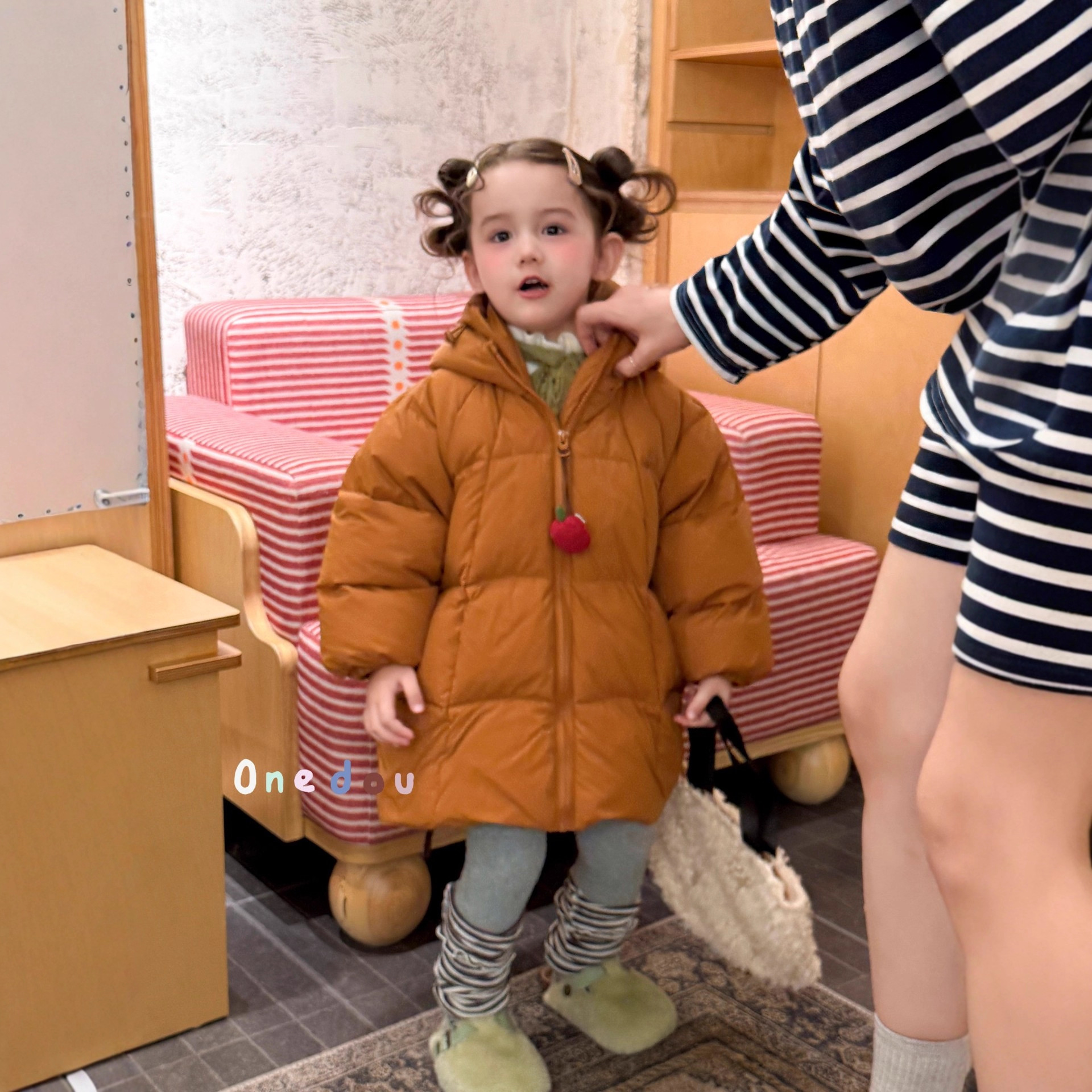 2025韩版冬款尖尖帽焦糖色中长款羽绒服儿童女童娃娃衫羽绒外套