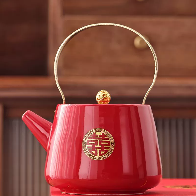 Tea set, tea cup, red lipstick, Chinese style