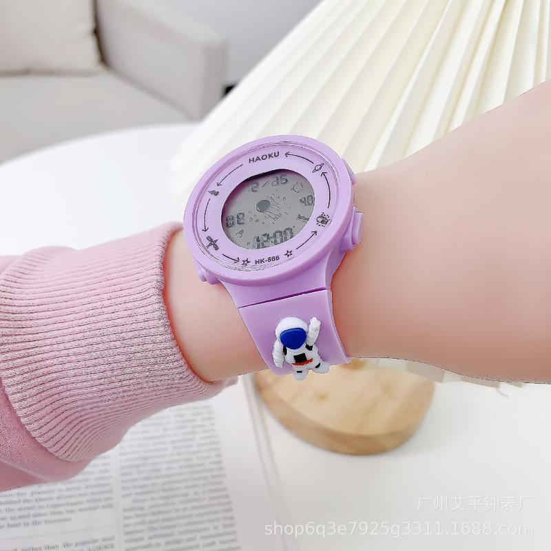 Nuevo reloj de muñeca astronauta estudiante de secundaria femenina simple ins estilo universitario coreano deportes reloj impermeable niños