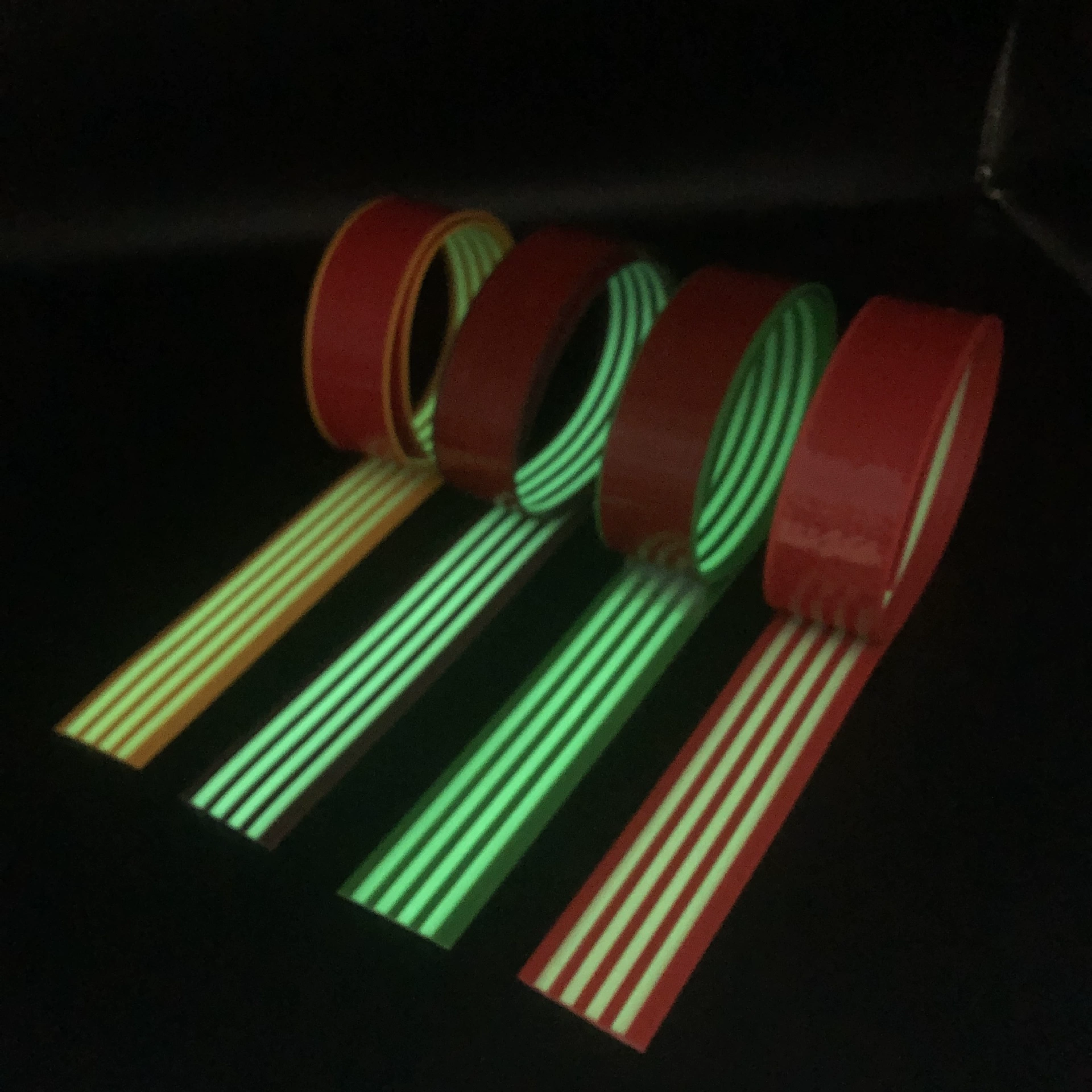 Мей Цзя Лестница светящаяся светящаяся светящаяся полоса ПВХ детский сад деревянный пол самоклеящийся шаг