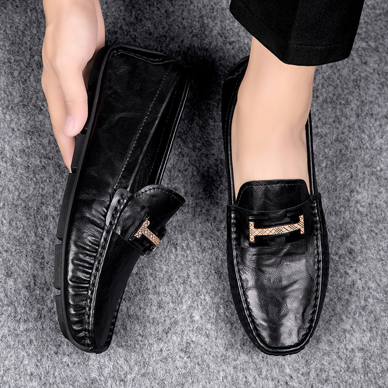 Zapatos de hombre de cuero real 2025 nuevos zapatos de negocios británicos transpirables con suela suave zapatos casuales perezosos con un pie zapatos para hombre