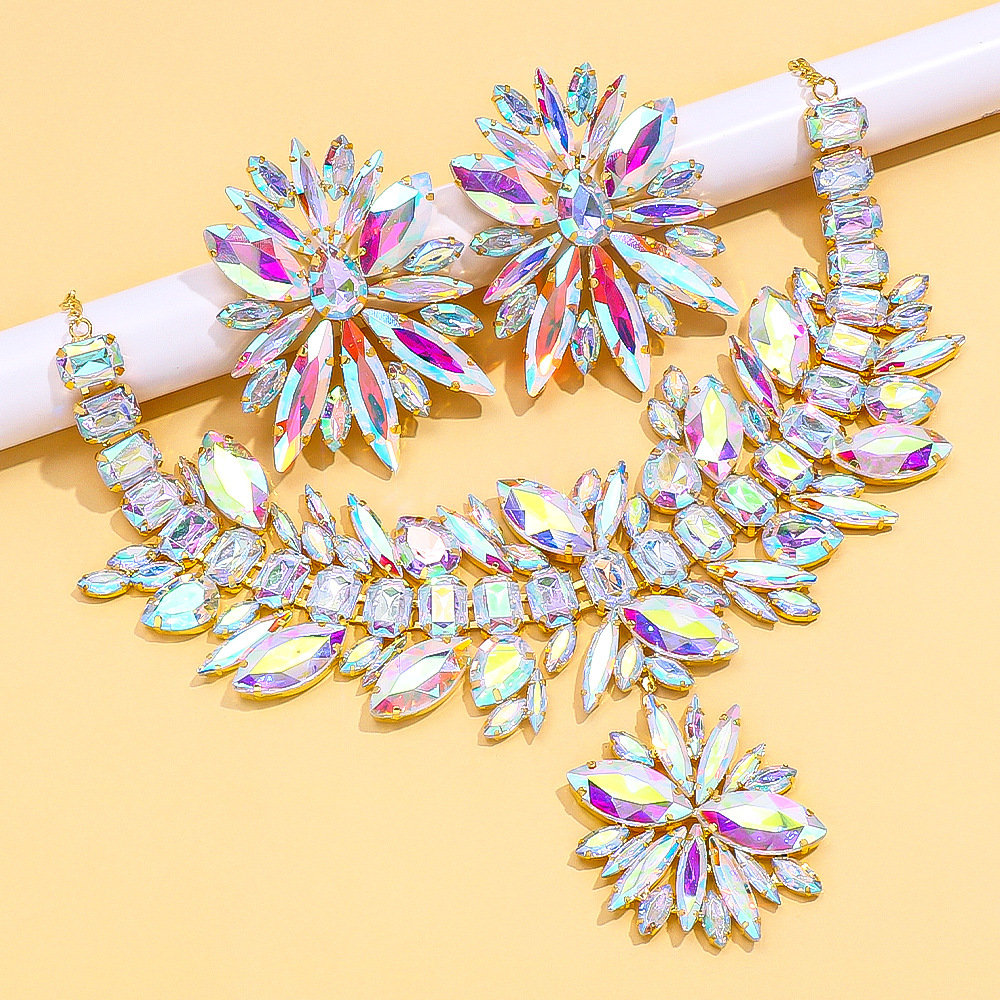 AliExpress nuevo traje de joyería de alto grado collar exagerado pendientes en forma de flor accesorios de pasarela Conjunto de joyas