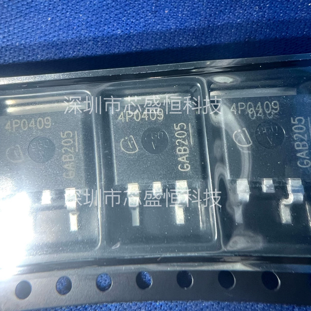IPB70P04P4-09 Сито трафарет 4P0409 Упаковка TO-263 новый оригинал