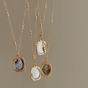 Titanium Steel Necklace Color-retaining Small Mirror Necklace Women's Retro French-style Embossed Rose Square Brand Collarbone Chain Niche Design