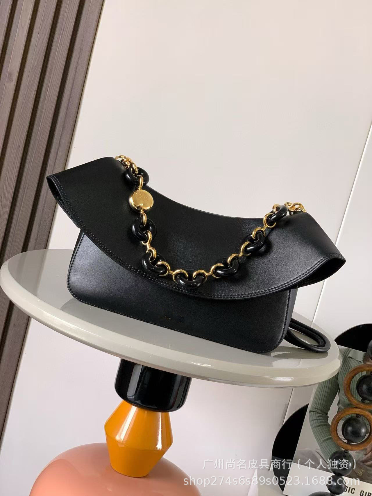 新款罗家真皮牛皮翻盖链条海浪包法式小众轻奢高质感单肩手提女包 - Thumbnail 9