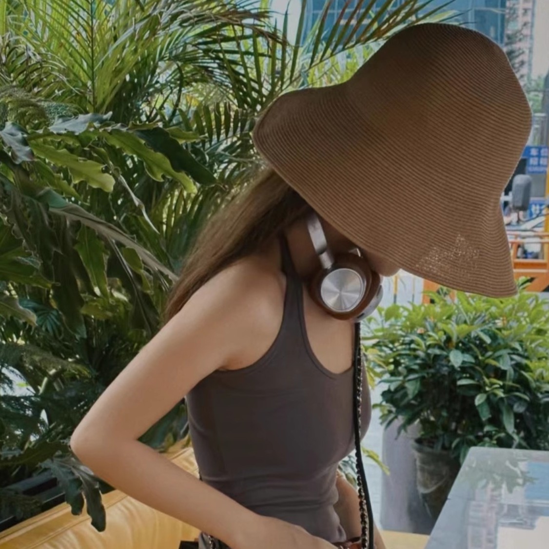 carousel-thumb-1
