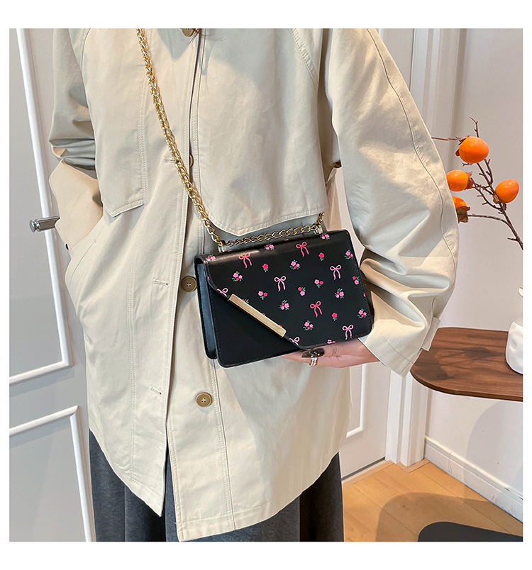 Small Fresh Chain Small Square Bag Versatile Shoulder Bag Cute Commuter Crossbody Bag_voghion.com