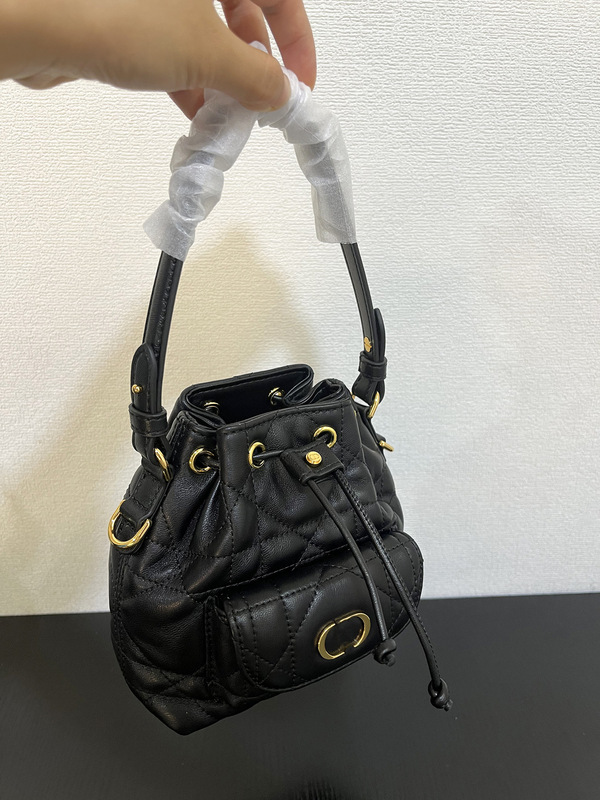 正確版D家の新型caroバケツバッグミニ羊皮刺繍糸引きハンドバッグ本革シングルショルダーバッグ|undefined