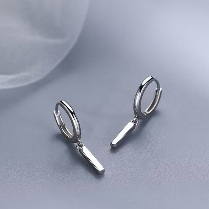 Orecchini a cerchio uomo argento pendenti stile cool elegante_voghion.com