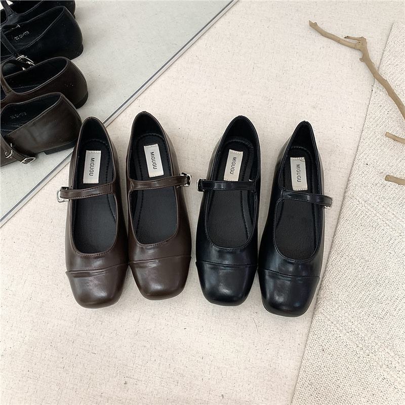 MIGUGU French-style Mary Jane shoes, black square-toed, shallow-cut, single-strap flat shoes MIGUGU French-style Mary Jane shoes, black square-toed, shallow-cut, single-strap flat shoes